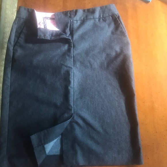 Clearance Sale Issac Mizrahi Skirt - Picture 1 of 7